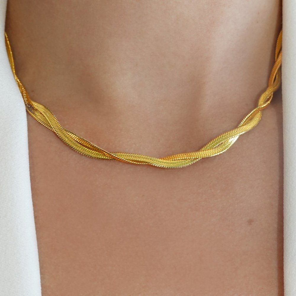 Twisted herringbone Necklace